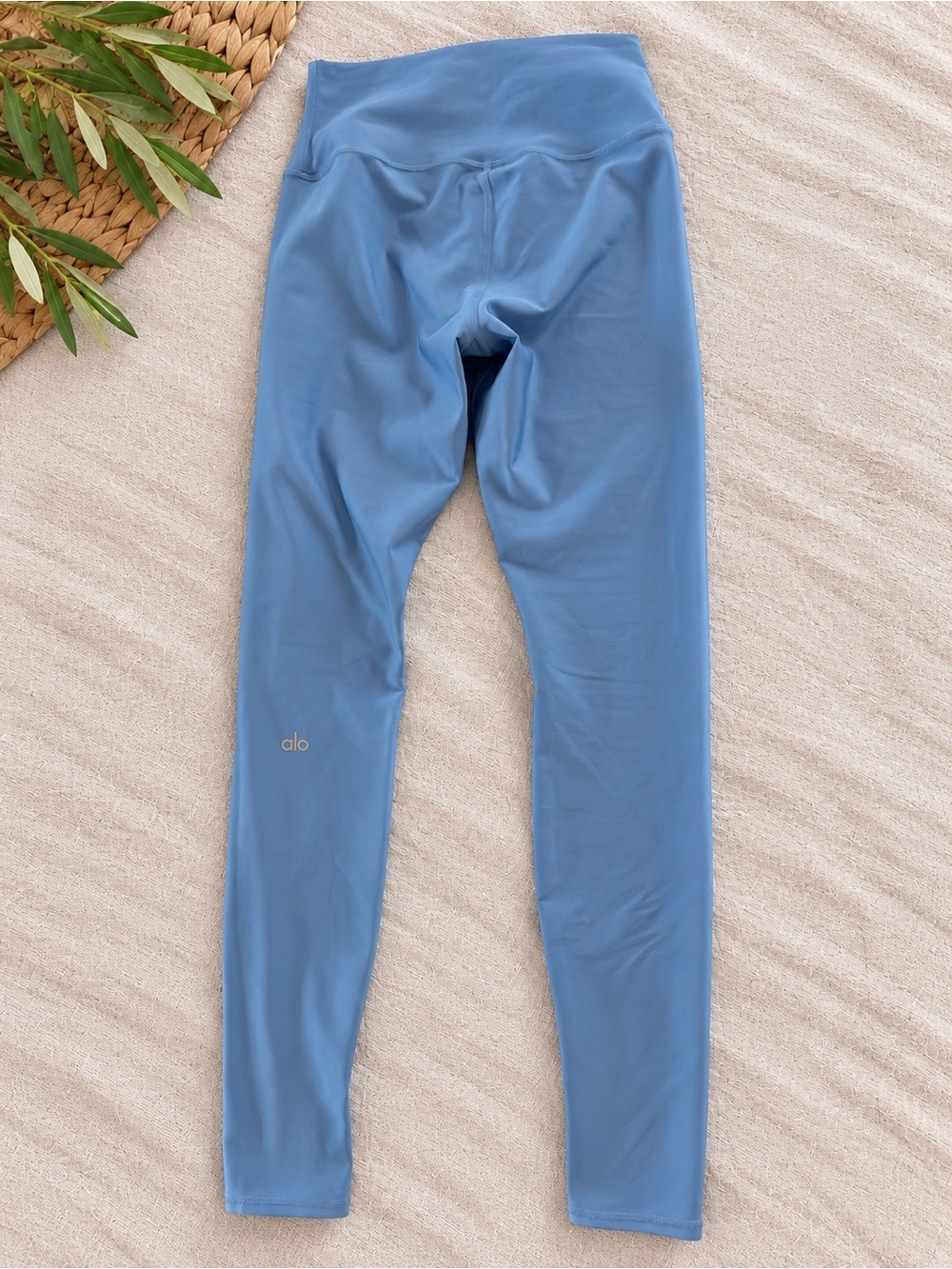 ALO Yoga Airlift High-Waist Leggings in Marina Blue - Picture 3 of 5